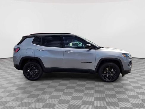 Used 2023 Jeep Compass Altitude w/ Sun and Sound Group image 9