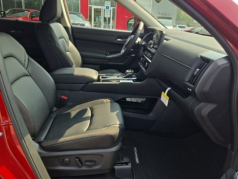 New 2025 Nissan Pathfinder SL image 27