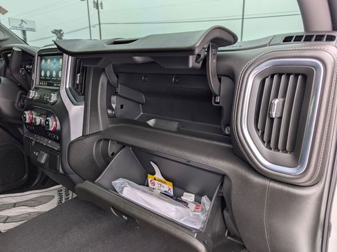 Used 2022 GMC Sierra 1500 Elevation image 32