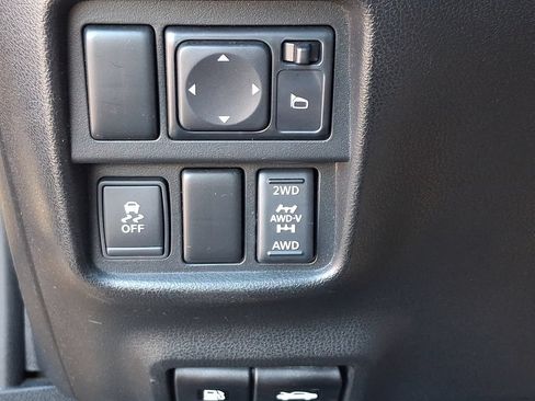 Used 2013 Nissan Juke SV AWD/4WD image 24