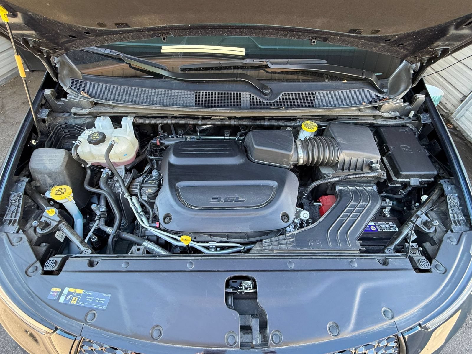 Used 2025 Chrysler Pacifica Limited FWD image 35