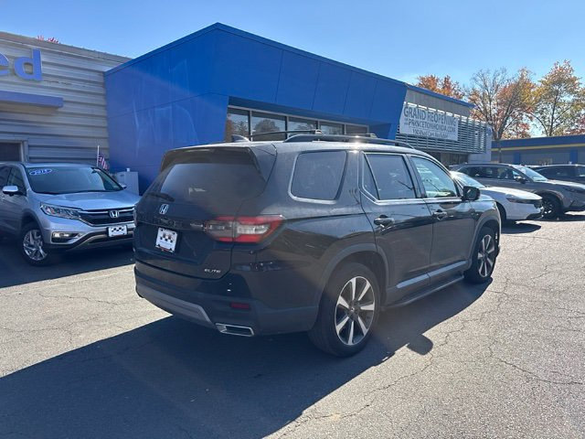 Used 2023 Honda Pilot Elite image 6