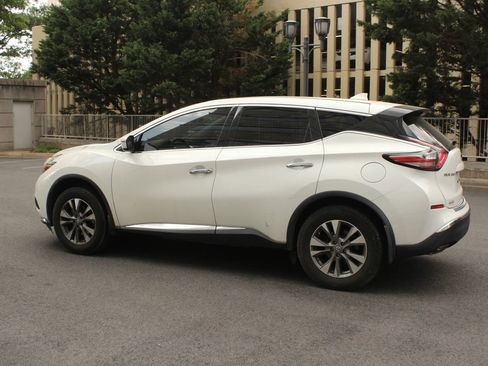 Used 2018 Nissan Murano S w/ Cargo Package FWD image 9