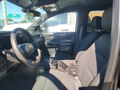 Used 2024 Chevrolet Colorado W/T RWD image 3
