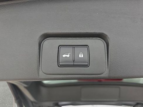 Used 2025 Nissan Rogue SV AWD/4WD image 35