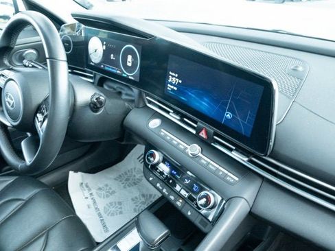 Used 2025 Hyundai Elantra Limited image 38
