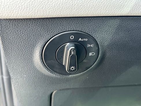 Used 2024 Volkswagen Taos SE image 20