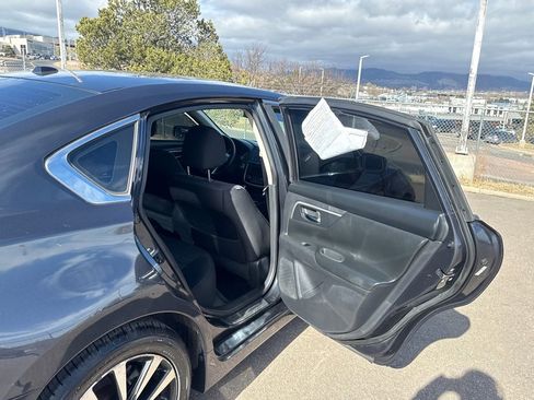 Used 2018 Nissan Altima 2.5 SV image 21