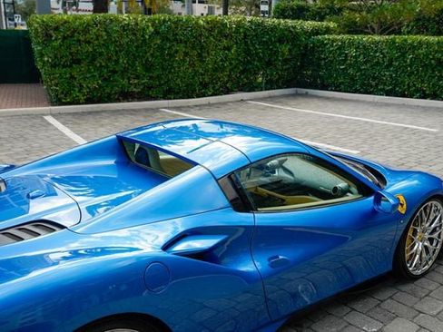 Used 2021 Ferrari F8 Tributo RWD image 57