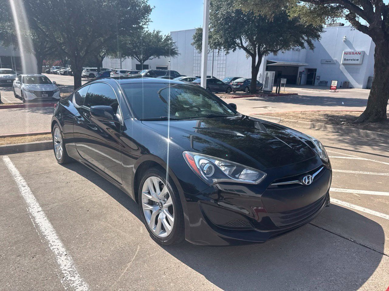 Used 2013 Hyundai Genesis 2.0T RWD image 2