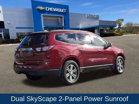 Used 2017 Chevrolet Traverse LT image 9