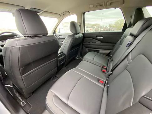 New 2025 Nissan Pathfinder Platinum w/ Cargo Package image 15