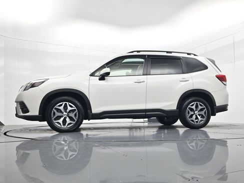 Used 2024 Subaru Forester Premium AWD/4WD image 40
