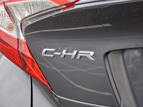 Used 2022 Toyota C-HR XLE FWD image 29