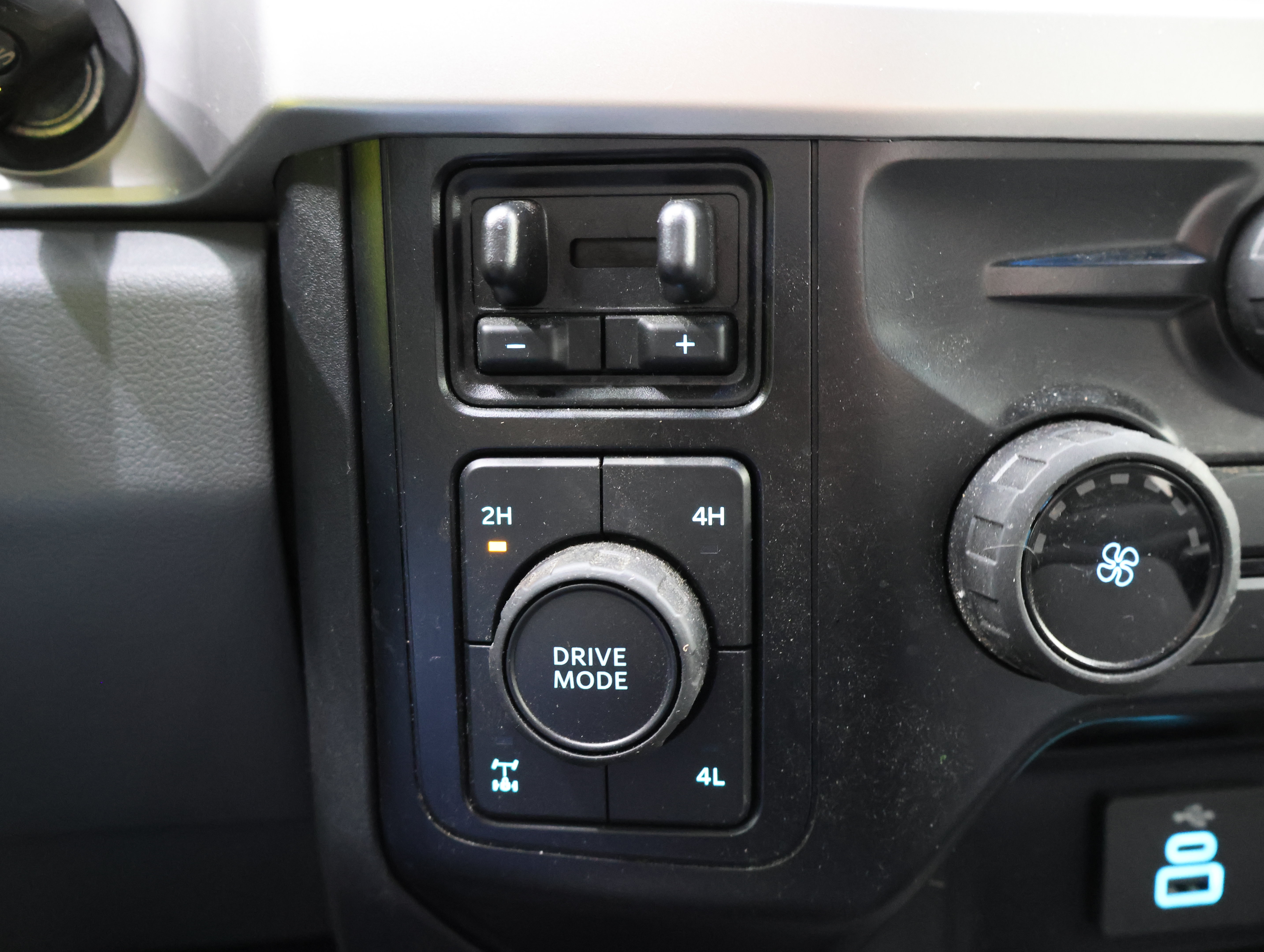 Used 2023 Ford F250 XL w/ 360-Degree Camera Package AWD/4WD image 46