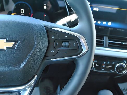 Used 2024 Chevrolet Trax LT w/ Driver Confidence Package FWD image 16