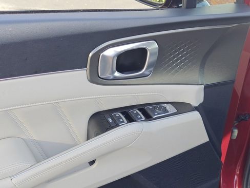 Used 2022 Kia Sorento SX image 9