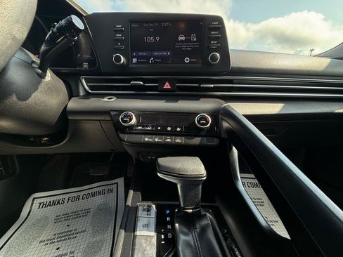 Used 2021 Hyundai Elantra SEL FWD image 24