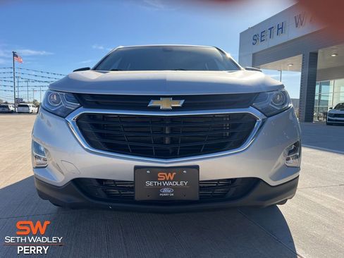 Used 2020 Chevrolet Equinox LS w/ LS Convenience Package image 9