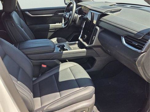 Certified 2026 GMC Acadia Elevation w/ Elevation Premium Package FWD image 20