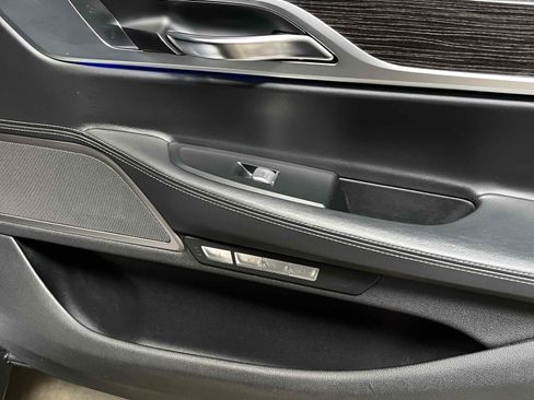 Used 2018 BMW 750i RWD image 71