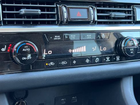 Certified 2025 Nissan Pathfinder SL image 23