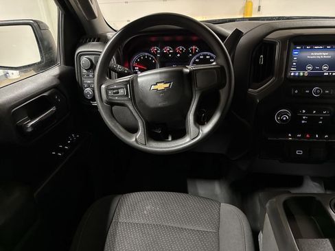 Used 2020 Chevrolet Silverado 1500 Custom w/ Custom Value Package image 11