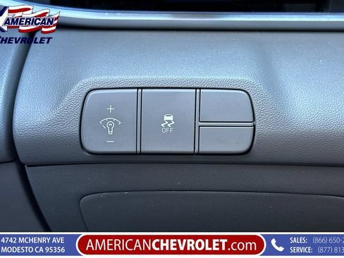 Used 2025 Hyundai Elantra SEL FWD image 36