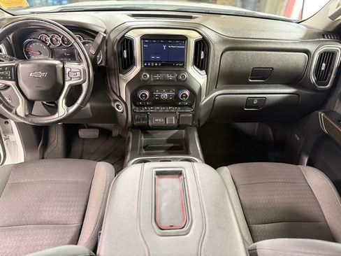 Used 2019 Chevrolet Silverado 1500 LT Trail Boss AWD/4WD image 2