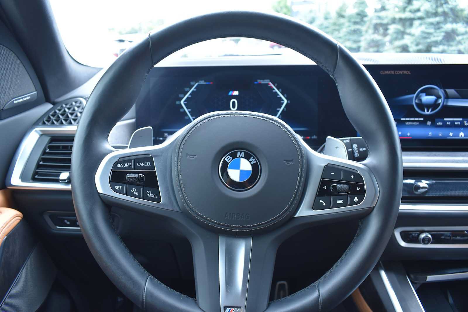 Used 2026 BMW X7 xDrive40i w/ M Sport Package AWD/4WD image 16