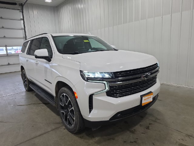 Used 2022 Chevrolet Suburban RST w/ Luxury Package AWD/4WD image 2