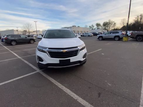 Used 2022 Chevrolet Equinox LT image 3