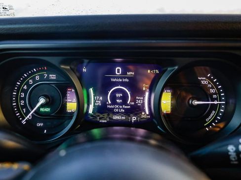 Used 2024 Jeep Wrangler Unlimited image 24