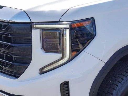 Used 2023 GMC Sierra 1500 Pro AWD/4WD image 8