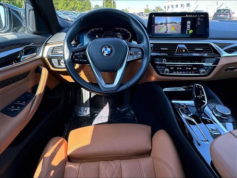 Used 2023 BMW 540i w/ Convenience Package RWD image 11
