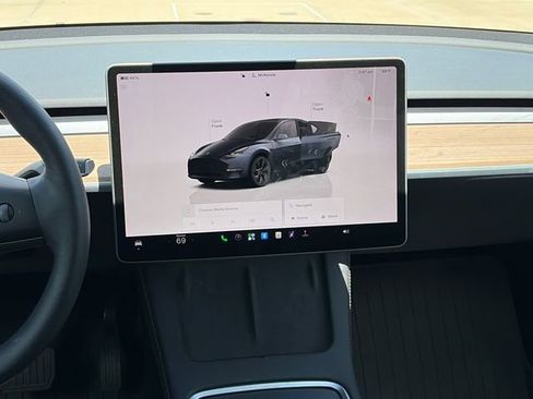 Used 2024 Tesla Model Y Long Range AWD/4WD image 15