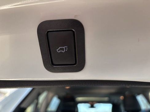 Used 2018 Toyota Highlander XLE image 37