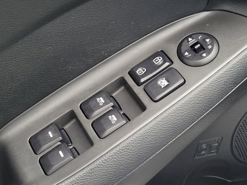 Used 2017 Kia Forte LX image 27