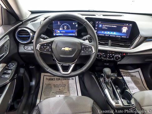 Used 2026 Chevrolet Trax LT w/ Driver Confidence Package FWD image 17