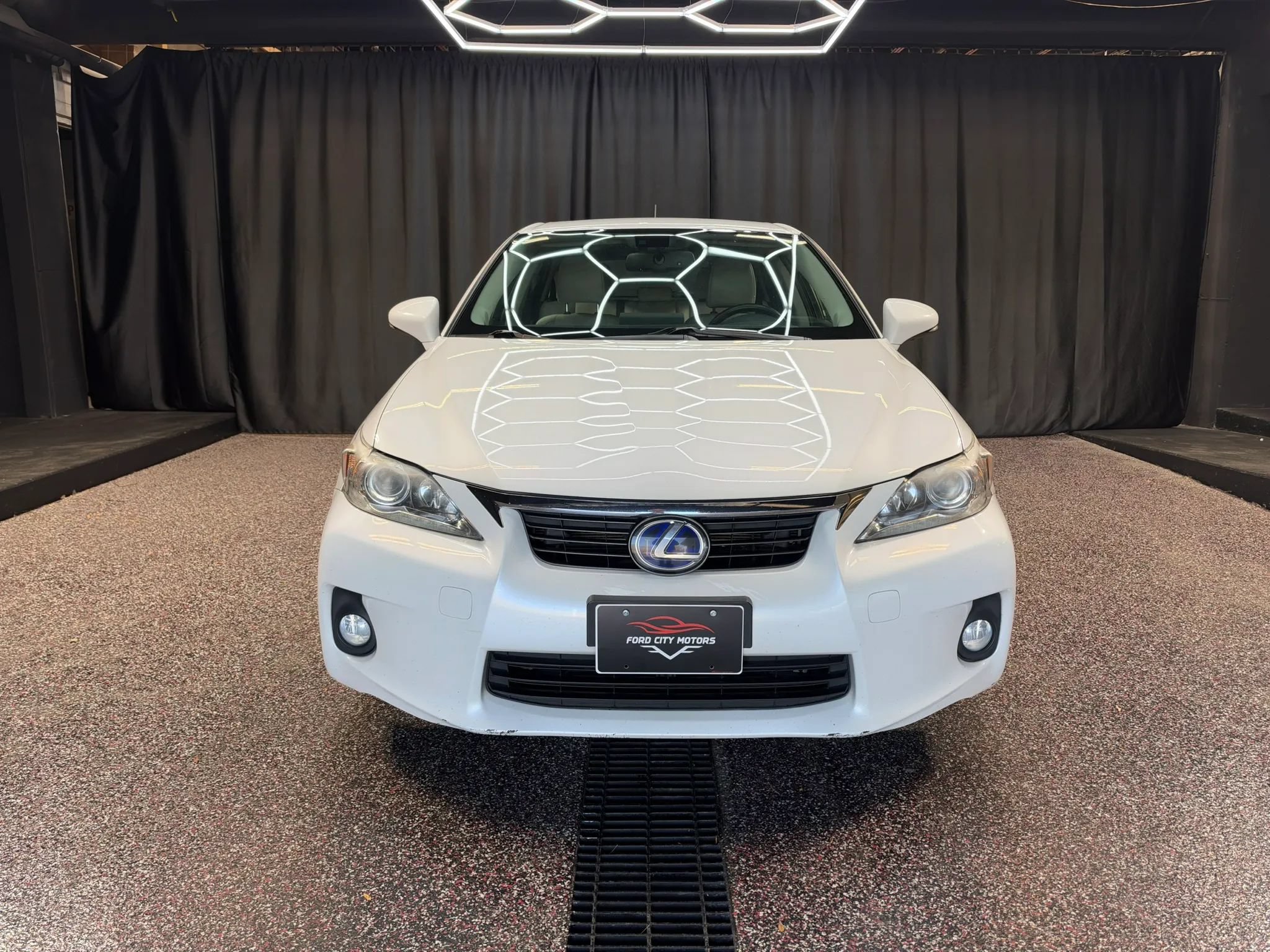 Used 2012 Lexus CT 200h Premium w/ Leather Pkg FWD image 2