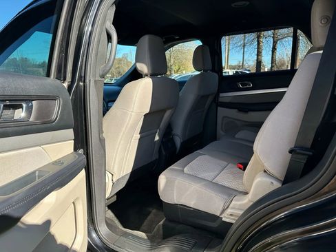 Used 2018 Ford Explorer FWD image 14