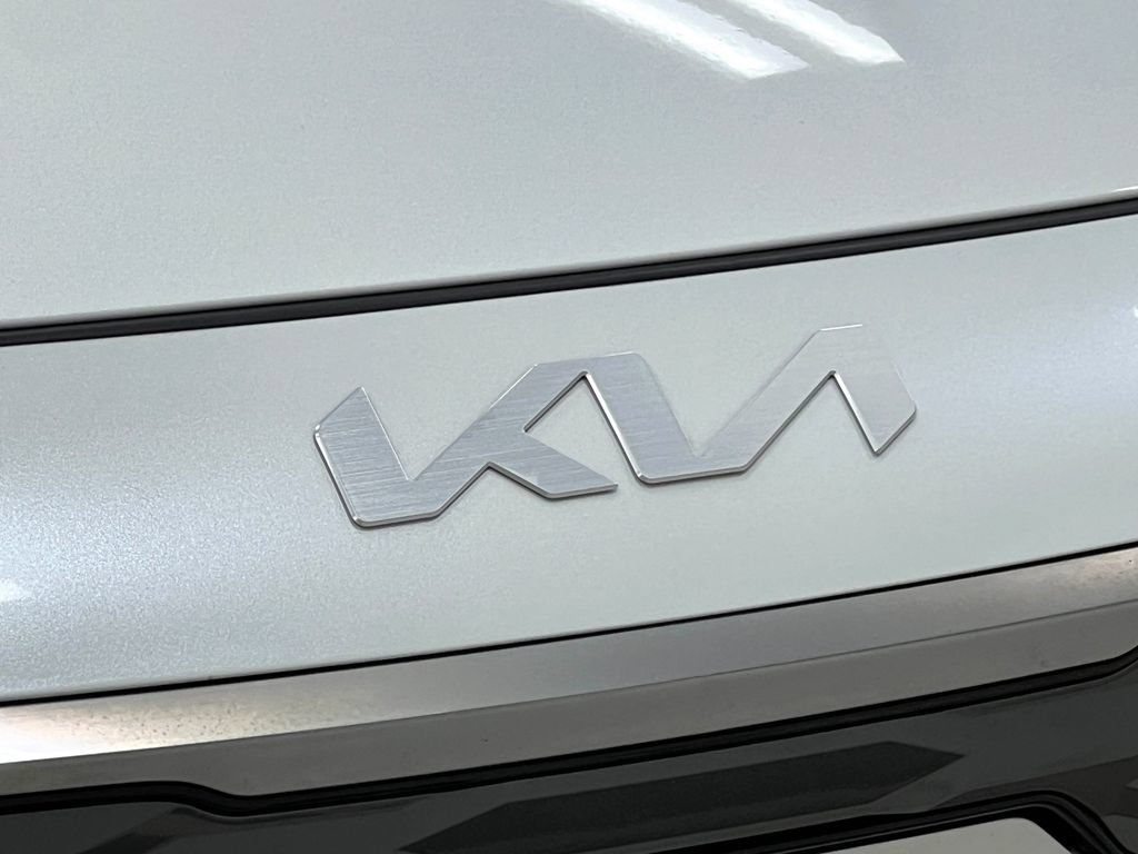 Used 2023 Kia Niro Wind FWD image 38
