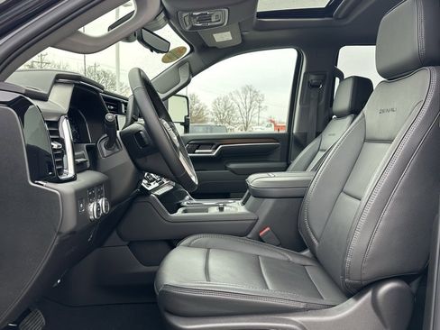 Used 2025 GMC Sierra 2500 Denali w/ Denali Reserve Package image 9