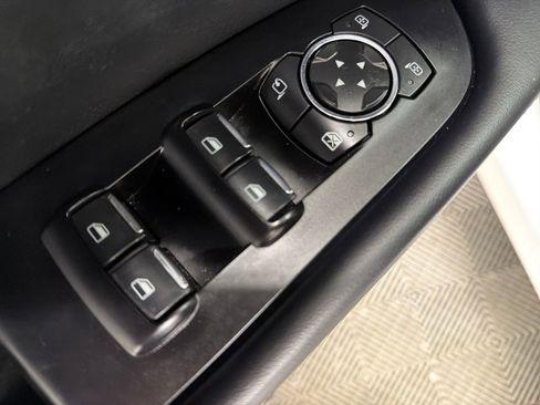 Used 2022 Lincoln Nautilus FWD image 16