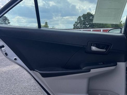 Used 2014 Toyota Camry FWD image 14