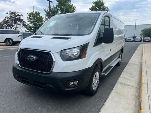 Used 2025 Ford Transit 250 Low Roof w/ Exterior Upgrade Package RWD image 3
