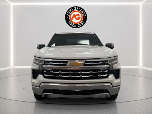 Used 2025 Chevrolet Silverado 1500 LTZ AWD/4WD image 8