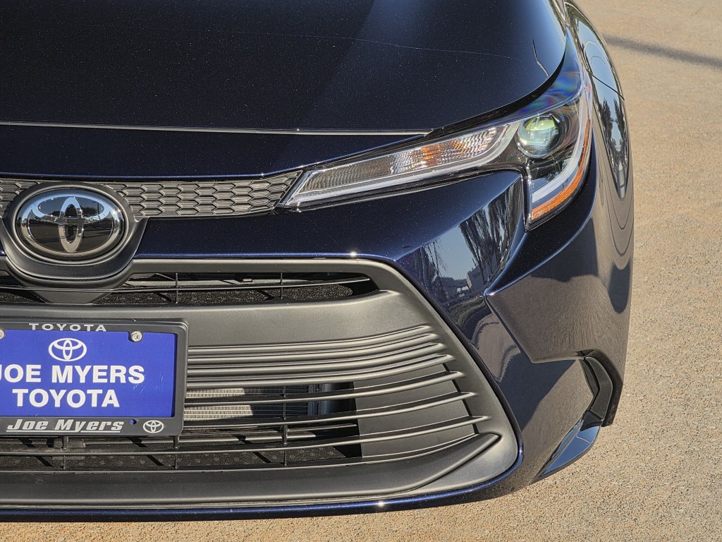 Used 2026 Toyota Corolla LE FWD image 4