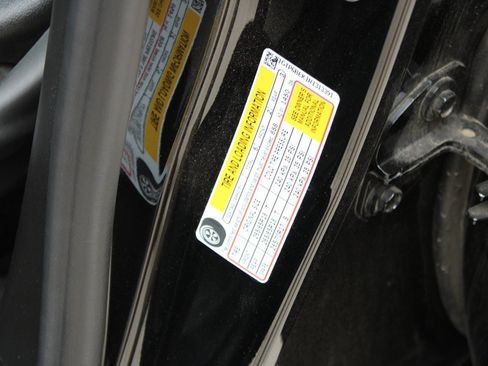 Used 2024 GMC Canyon Elevation w/ Convenience Package image 30