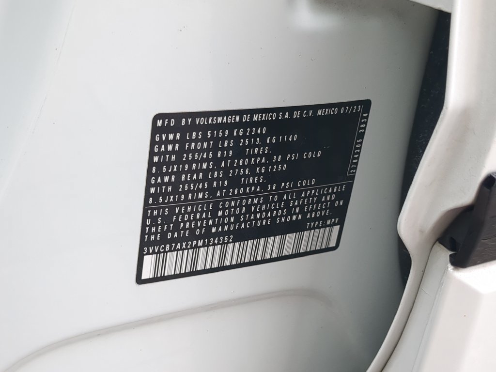 Certified 2023 Volkswagen Tiguan SE R-Line FWD image 35